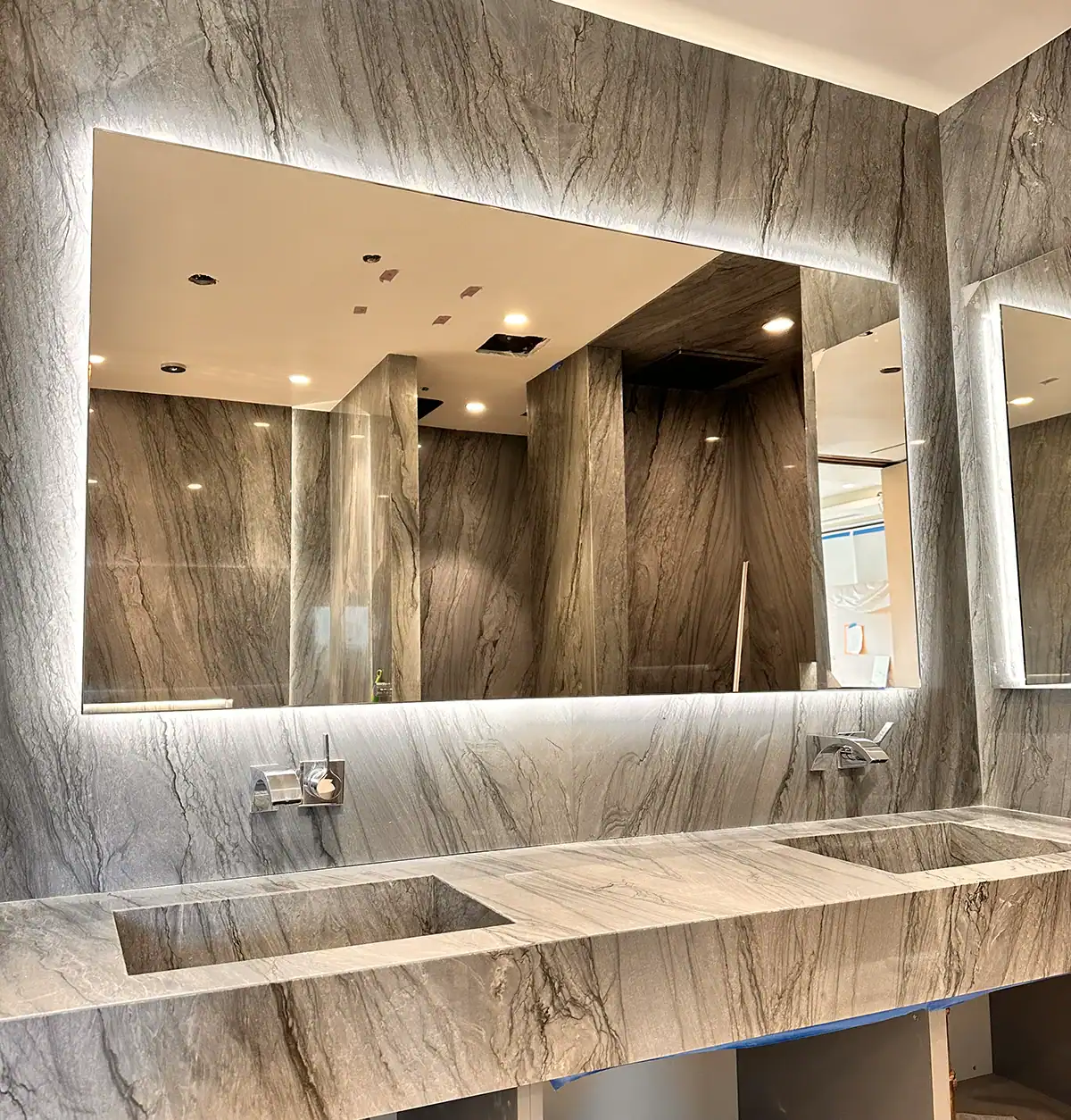 LED-peegel vannitoas – eritellimusel valmistatud peegel Valguskate.ee